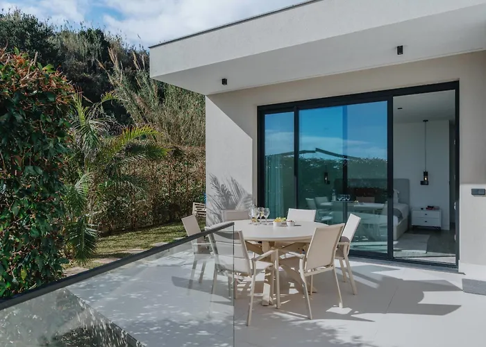 Villa Guindaste II By An Island Apart